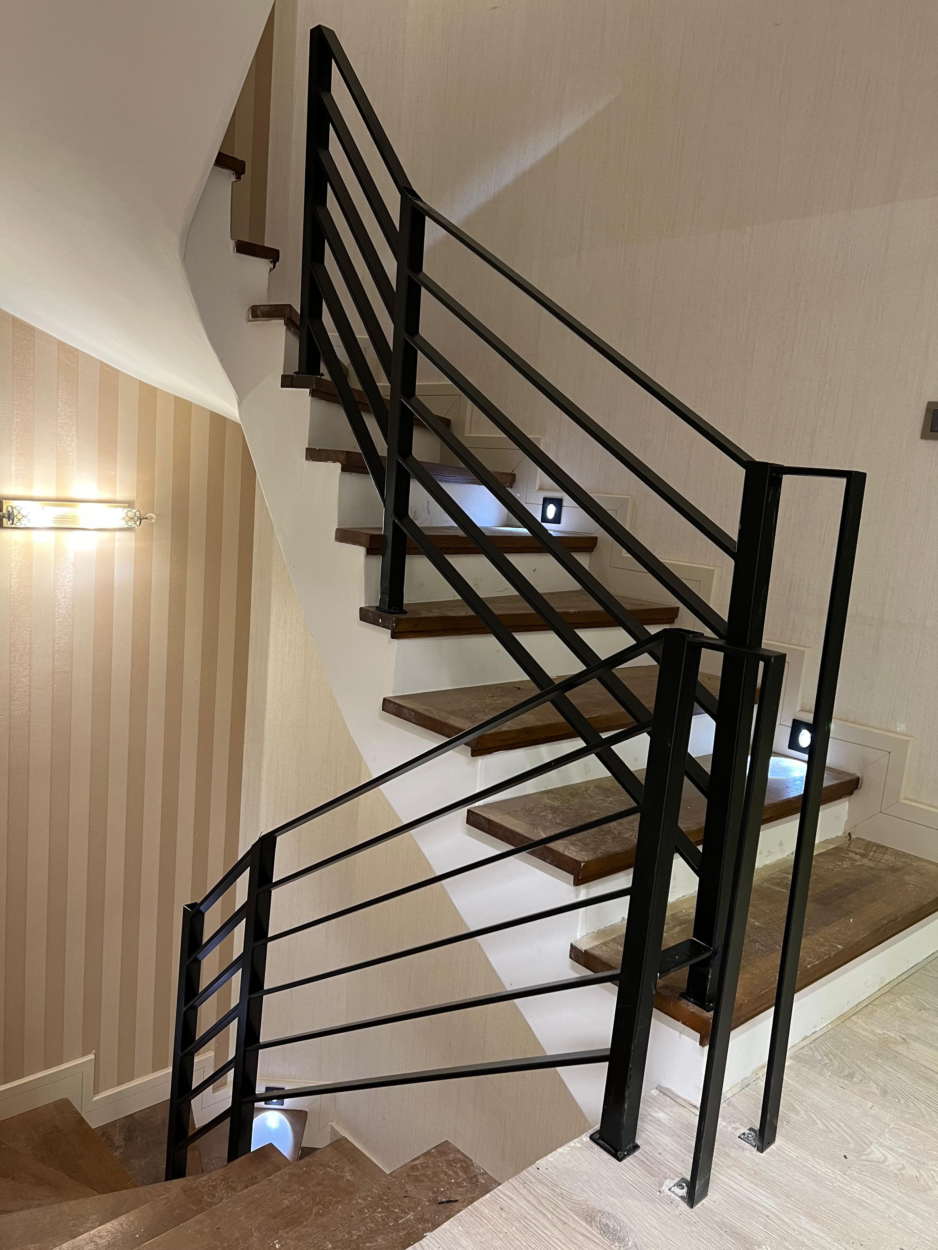 Emlak Konutları 3 Katlı Villa Merdiven Korkuluğu Projesi (Alemdağ/İstanbul) thumbnail 2