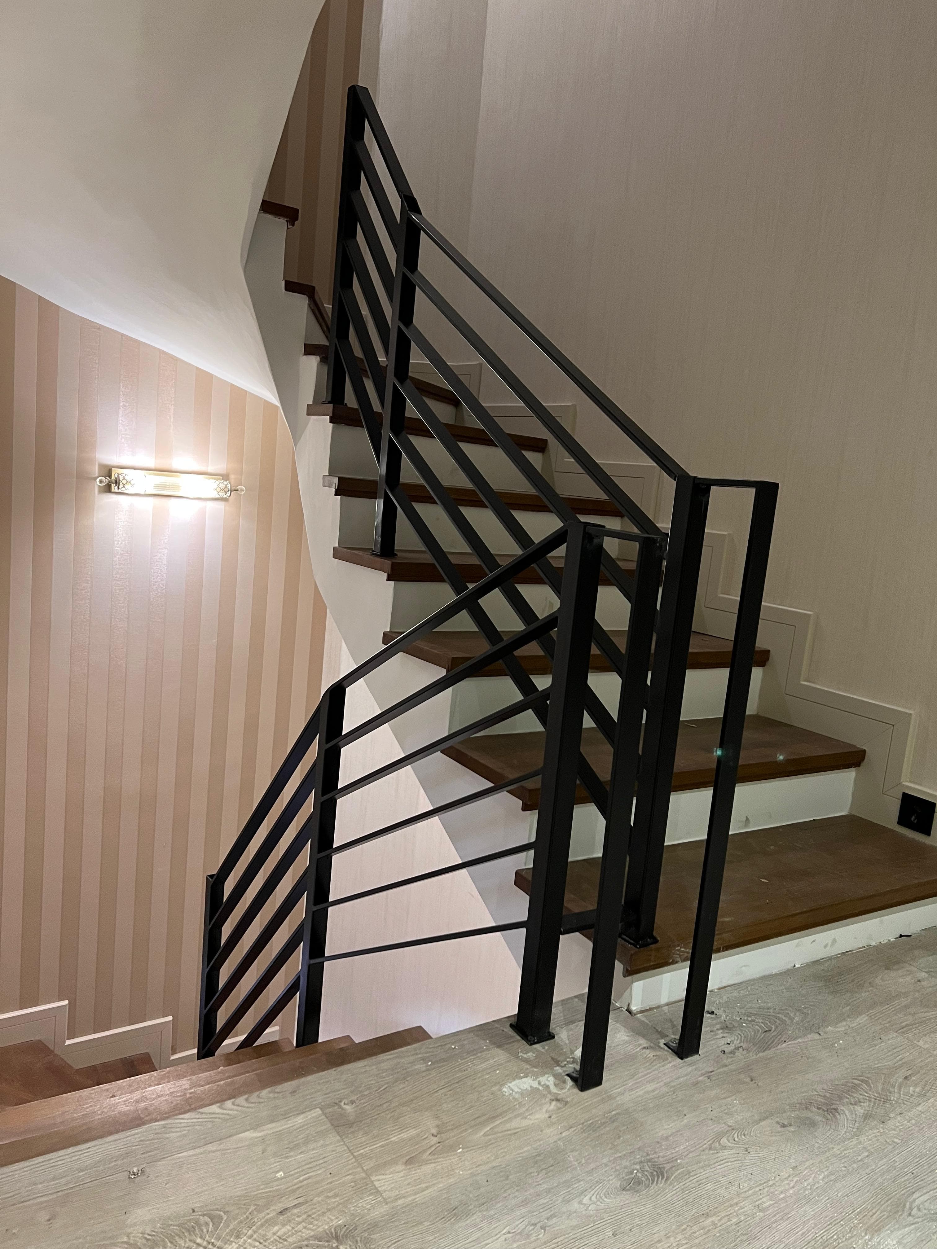 Emlak Konutları 3 Katlı Villa Merdiven Korkuluğu Projesi (Alemdağ/İstanbul)