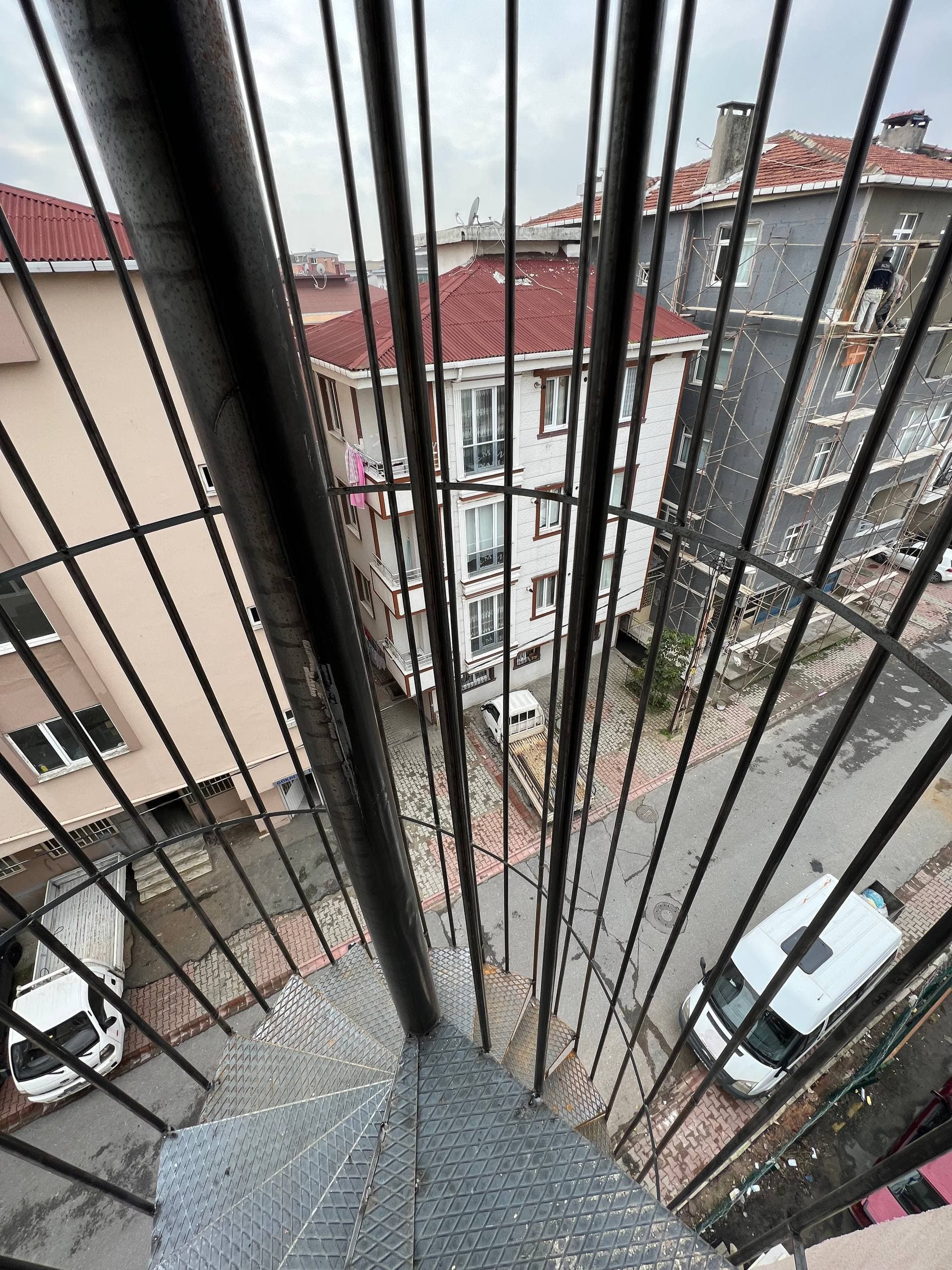 Genca Sandalye 5 Katlı Fabrika Döner Yangın Merdiveni Projesi (Ümraniye/İstanbul) thumbnail 2