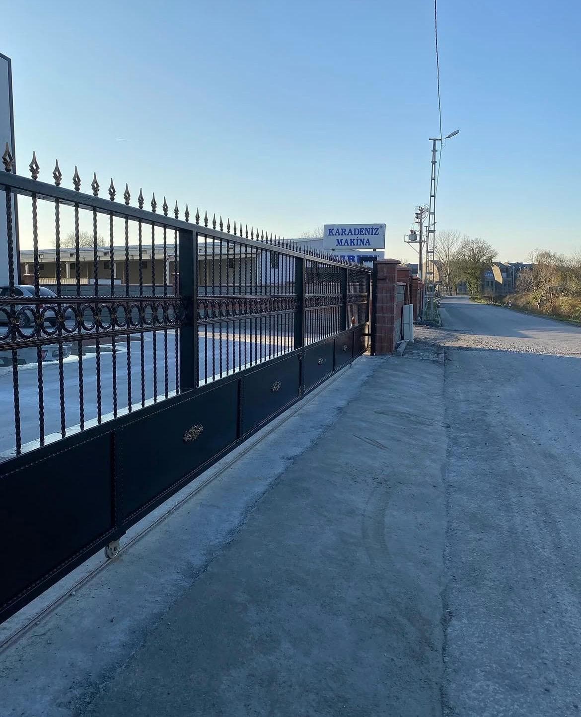 Karadeniz Makina 10 Metre Otomatik Ferforje Bahçe Kapısı Projesi (Çekmeköy/İstanbul) thumbnail 2