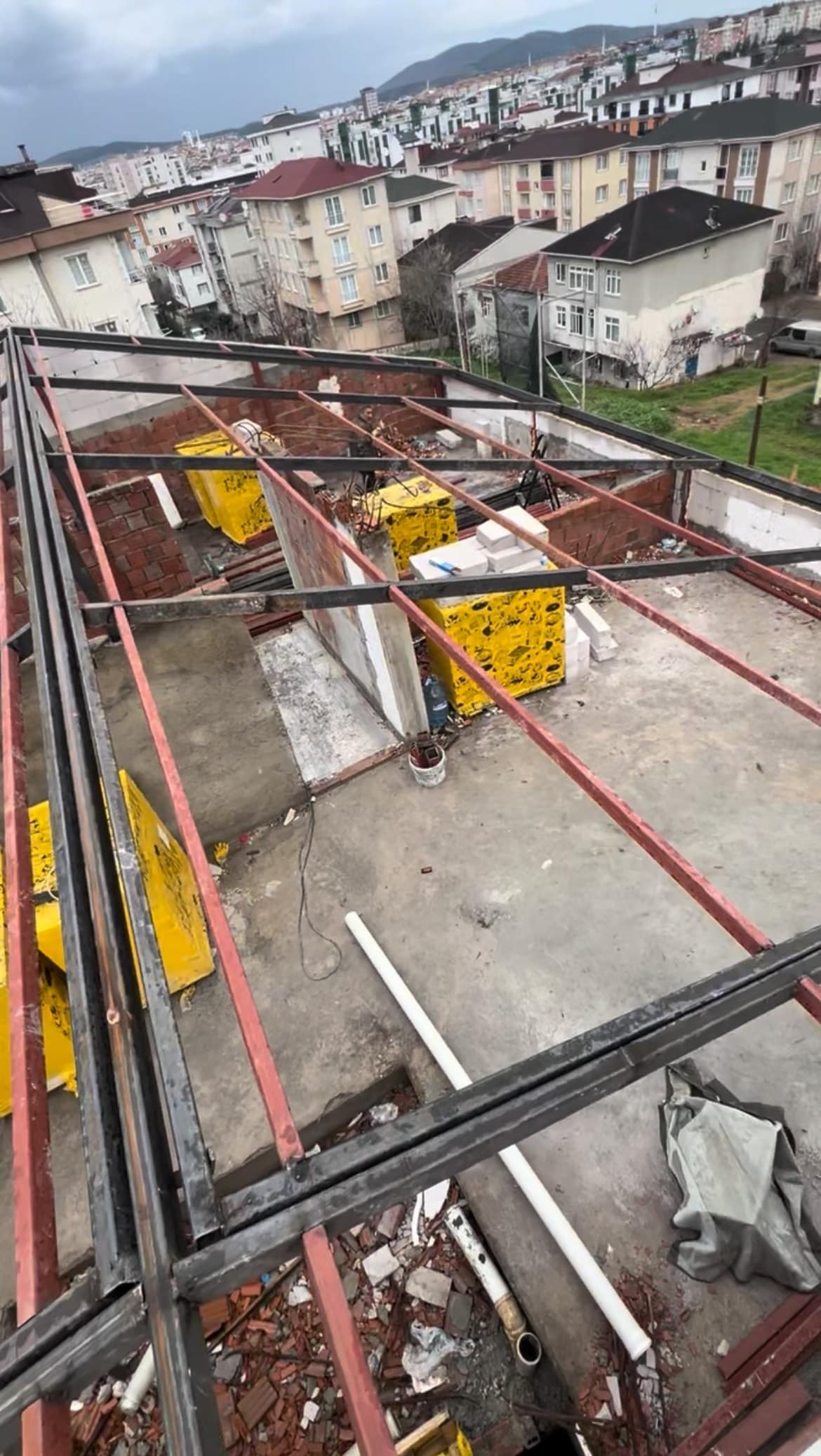 Menteşeli ve Hareketli Beşik Çatı Projesi (Ümraniye/İstanbul) görsel 1