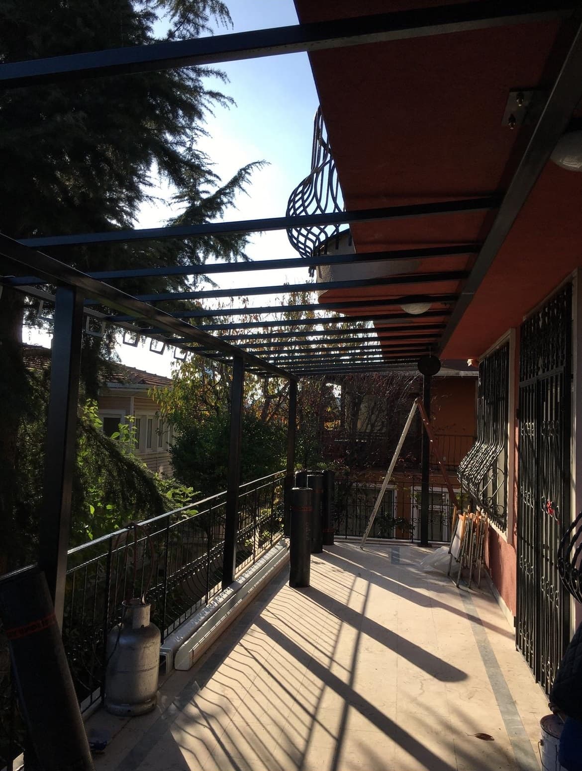 Villa Balkonu Membran Kaplama Sundurma Çatı Projesi (Üsküdar/İstanbul) görsel 1
